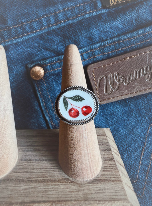 The Heirloom Cherry Ring Size 7.5