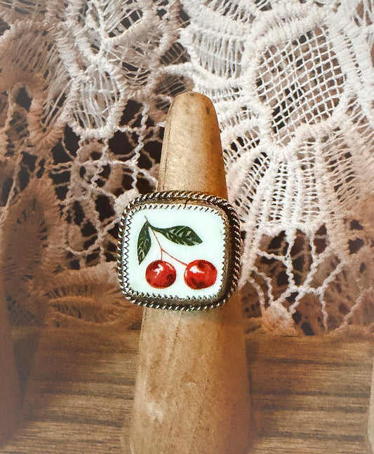 The Heirloom Cherry Ring Size 6 1/4