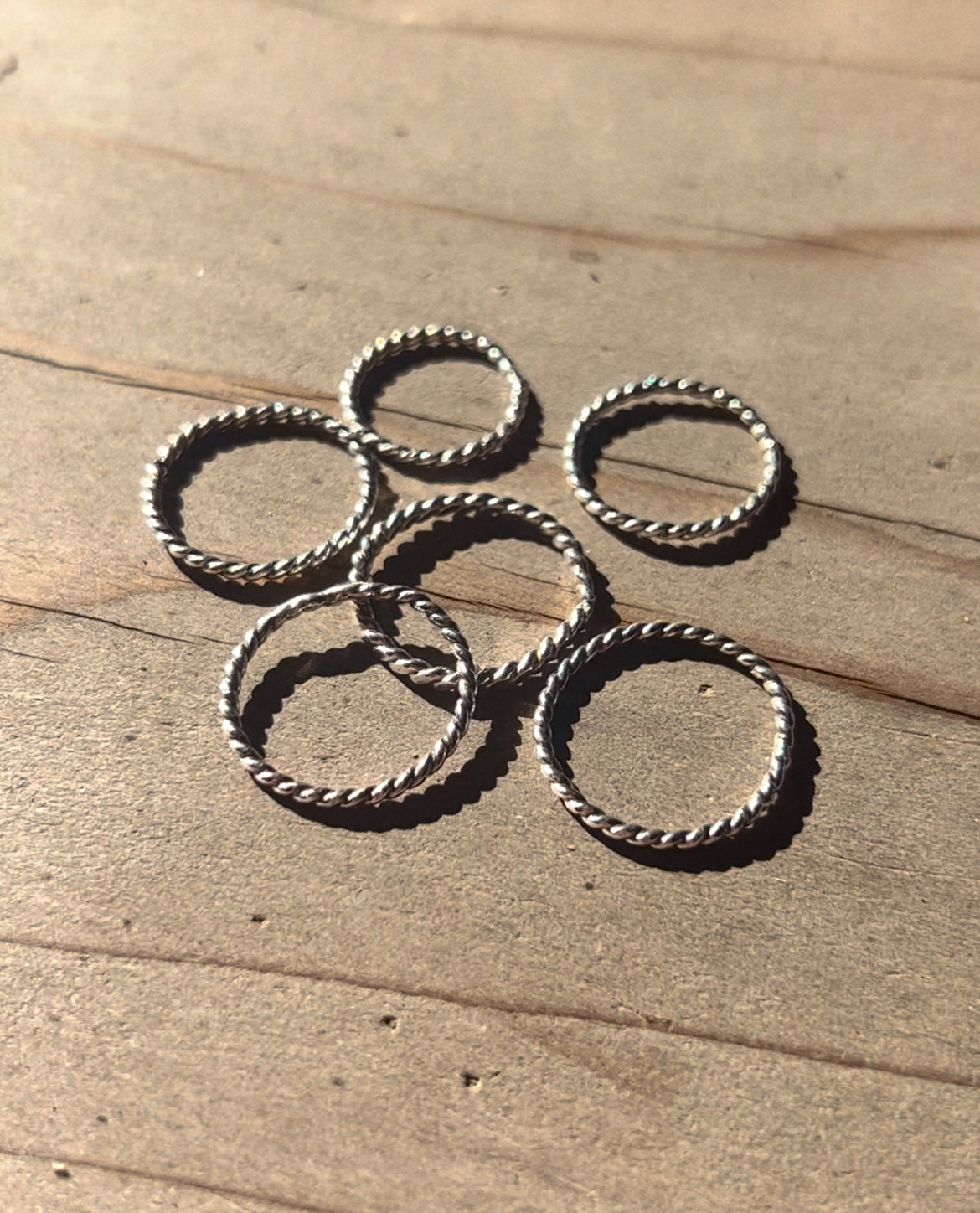 Twisted stacker rings